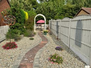 Photo 21- click for photo gallery